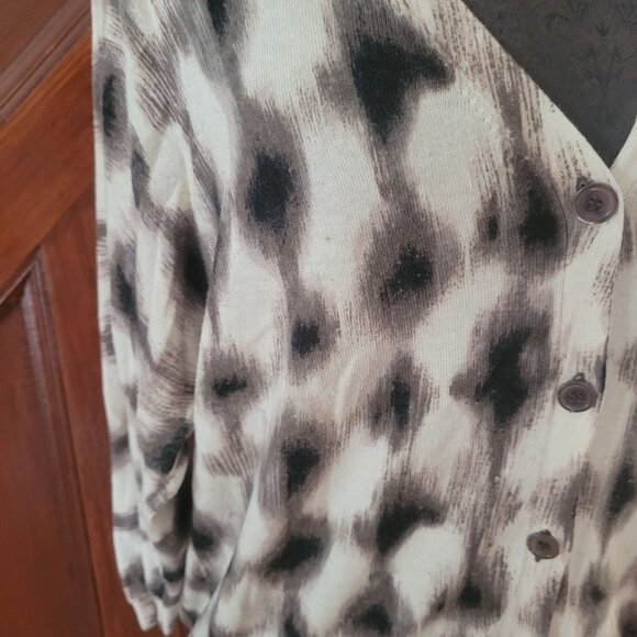 H&M Womens Modern Classic Button-Up Cardigan Black & White Abstract Print Medium - Picture 2 of 5